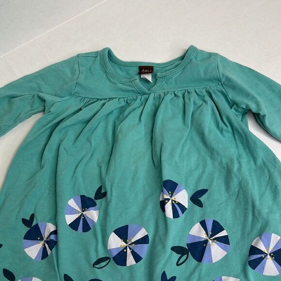 Tea Collection long sleeve green knit dress with pinwheel graphic Size 12-18 m. - Picture 2 of 12